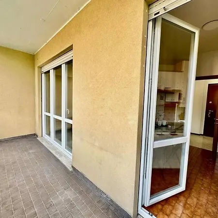 Cost An Business House And Free Park By Revenue House Apartment Como